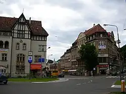 Trh Grunwaldzki ve Valbřichu - součást trasy bývalé trolejbusové sítě