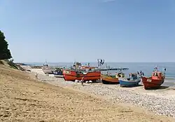 Kotviště lodí u vesnice Jarosławiec