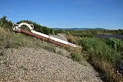 Hráz s přívodním potrubím