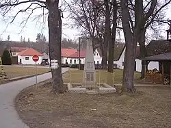 pomník na návsi