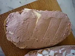 Paštika na chlebu s máslem