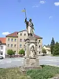 Pacov, náměstí Svobody, pomník svatého Václava.jpg