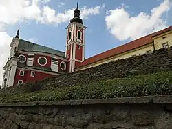 Pacov, torzo opevnění hradu.jpg