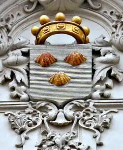 Erb Riesů ze Stallburgu na paláci v Praze