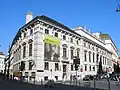 Bývalý rodový palác ve Vídni, později přestavěný
