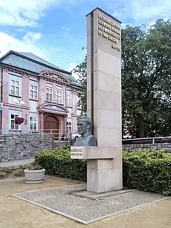 Milan Knobloch – Josef Bláha (arch.): Památník Dr. Aleše Hrdličky, 1969, Humpolec