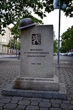 Pomník příslušníkům vojenských pozemních jednotek (2012)[53]