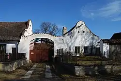 Usedlost čp. 9 a čp. 10