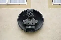 Pamětní deska s bustou Augusta Zátky