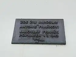 Pamětní deska Jaroslava Fraňka na hostinci U Rozvědčíka v Nezabudicích