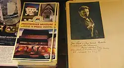 Kniha při předání Prácheňskému muzeu