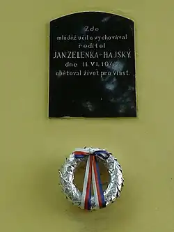 v ulici Libocká 6/43, v Praze 6 v Liboci[10]