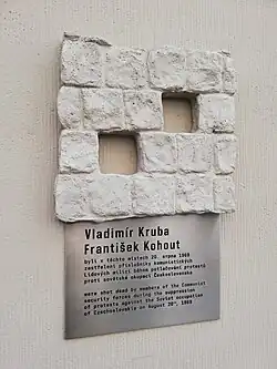 Pamětní deska věnovaná památce Vladimíra Kruby a Františka Kohouta v Praze