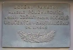 Pamětní deska na vnější fasádě na domě (na adrese Bělohorská 416/25; Praha 6 – Břevnov), kde bydleli její rodiče