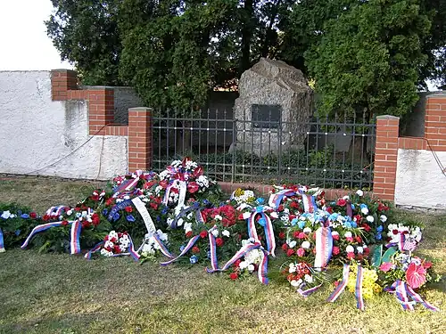 Po pietním aktu ke 120. výročí narození[18]