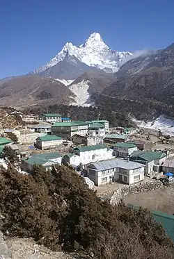 Pangboče v pozadí s horou Ama Dablam