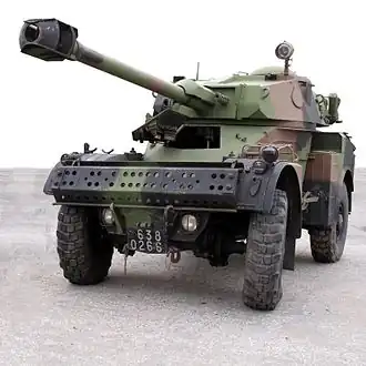 Panhard AML 90 ve vojenském muzeu v Samuru