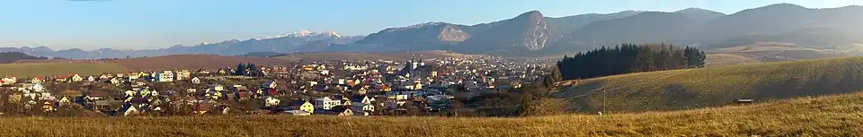 Panorama obce ze západu