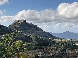 Geraci Siculo na svazích hradního vrchu