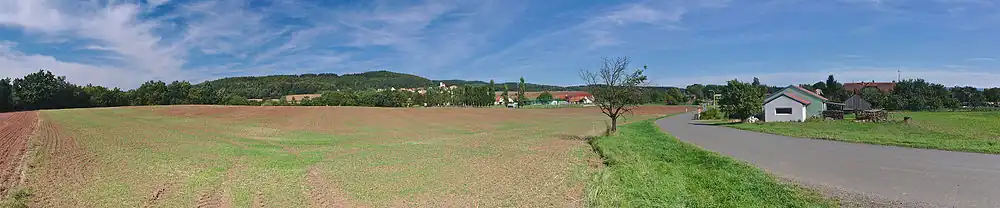 Panoramatický pohled na obec od jihu