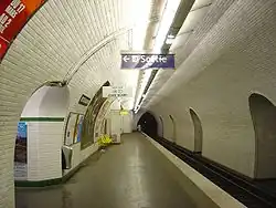 Nástupiště na stanici