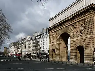 Boulevard Saint-Denis s bránou Saint-Martin