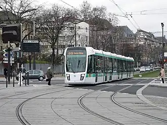 Tramvaj na Boulevardu Jourdan
