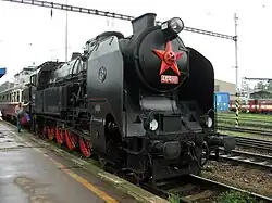 Celkový pohled na lokomotivu řady 464.0