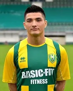 Paul Mulders v dresu ADO Den Haag (2012)
