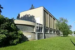 Pohled na zadní stranu pavilonu AVU