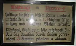 Cedule z „biografu“ v Petschkově paláci v Praze