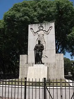 Památník Pedro de Mendozy ve městě, které založil. V Buenos Aires