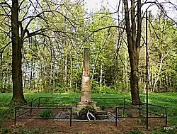 Pekelec, pomník zastřeleným občanům 2.5.1945.JPG