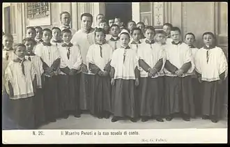 Don Lorenzo Perosi se sborem Sixtinské kaple (kolem roku 1905).