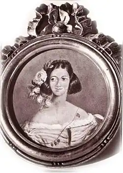 Medailon s portrétem herečky Maríe Micaely Villegas