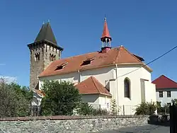 Farní kostel sv. Jiří v Petrolticích.