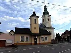 Kostel svatého Mikuláše a bývalá hasičská zbrojnice