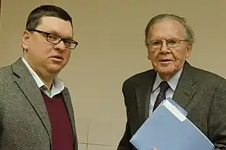 Petr Hlaváček s americkým germanistou Peterem Demetzem (2012)