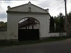 Petrovice, brána usedlosti čp.11.jpg