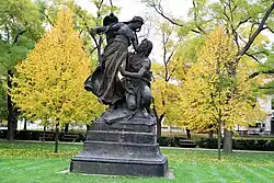 Ctirad a Šárka - sousoší od J. V. Myslbeka ve Vyšehradských sadech