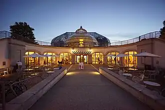 Welcome Center z roku 2005 v neoviktoriánském stylu