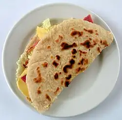 Piadina, tradiční tenká placka