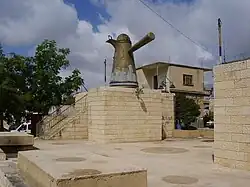 Socha na veřejném prostranství v Peki'in