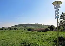 Písečný vrch při pohledu od obce Milá