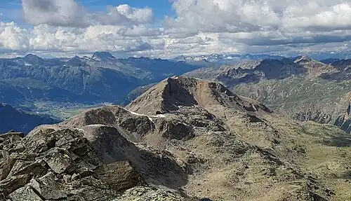 Pohled na Piz Chalchagn a Piz Mandra