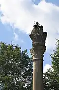 Plánice_(okr._Klatovy),_sloup_se_sousoším_Nejsvětější_Trojice.JPG