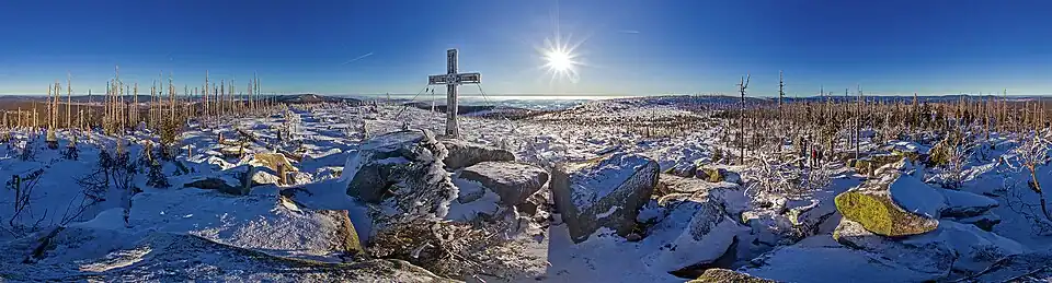 360° panorama výhledu z vrcholové skály