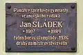 Pamětní deska Jana Sládka umístěná na kostele