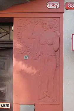 Alegorie dívčí postavy (2014)