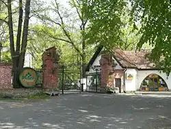 Hlavní brána do areálu pivovaru